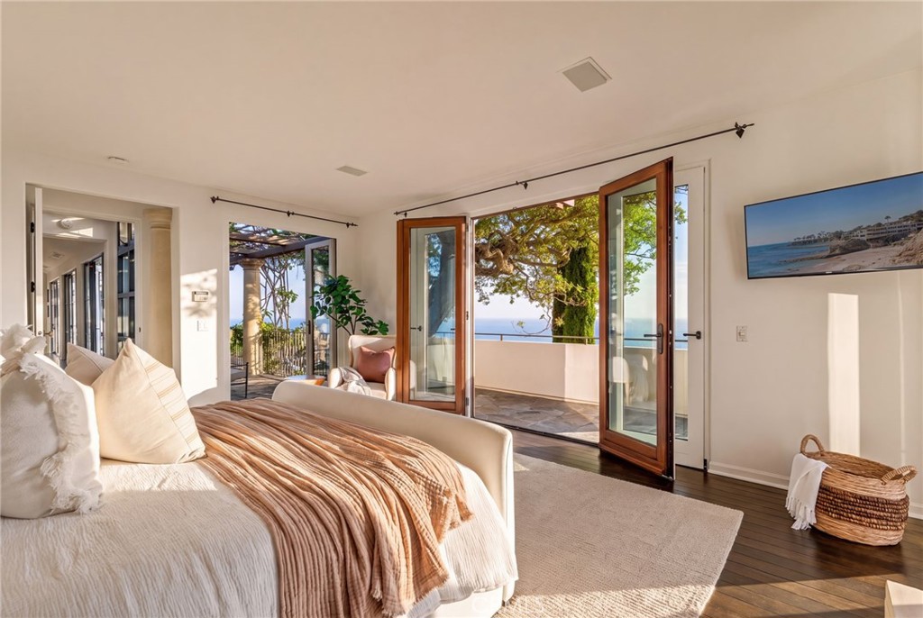 425 Panorama Drive, Laguna Beach CA 92651 - photo 15
