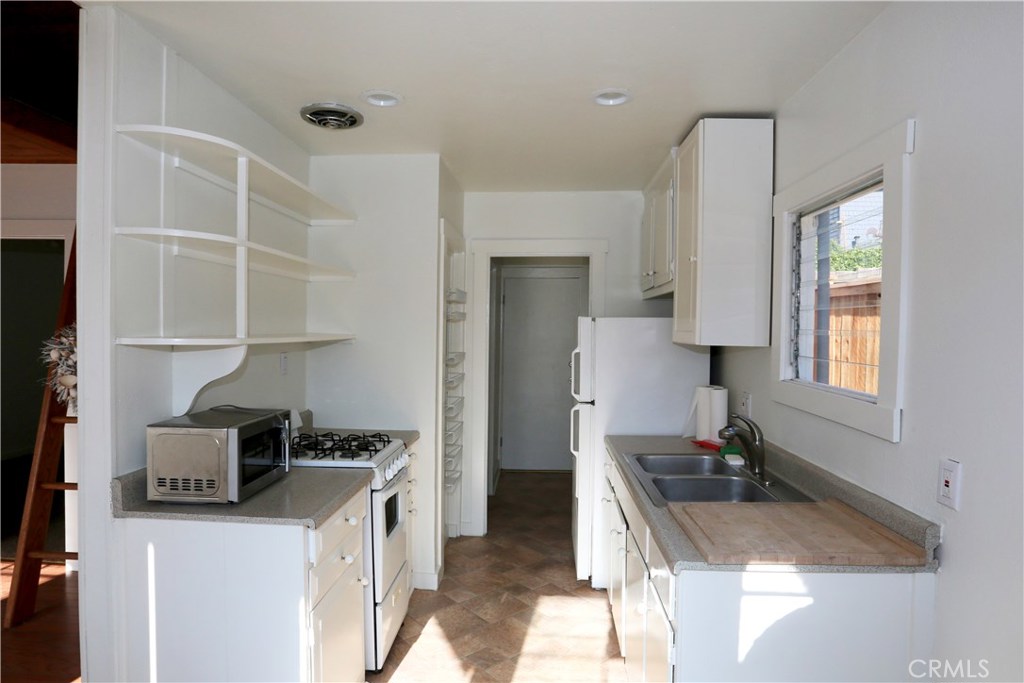 426 Aster Street B back, Laguna Beach CA 92651 - photo 3