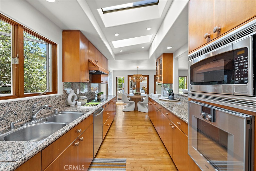 429 Aster, Laguna Beach CA 92651 - photo 10