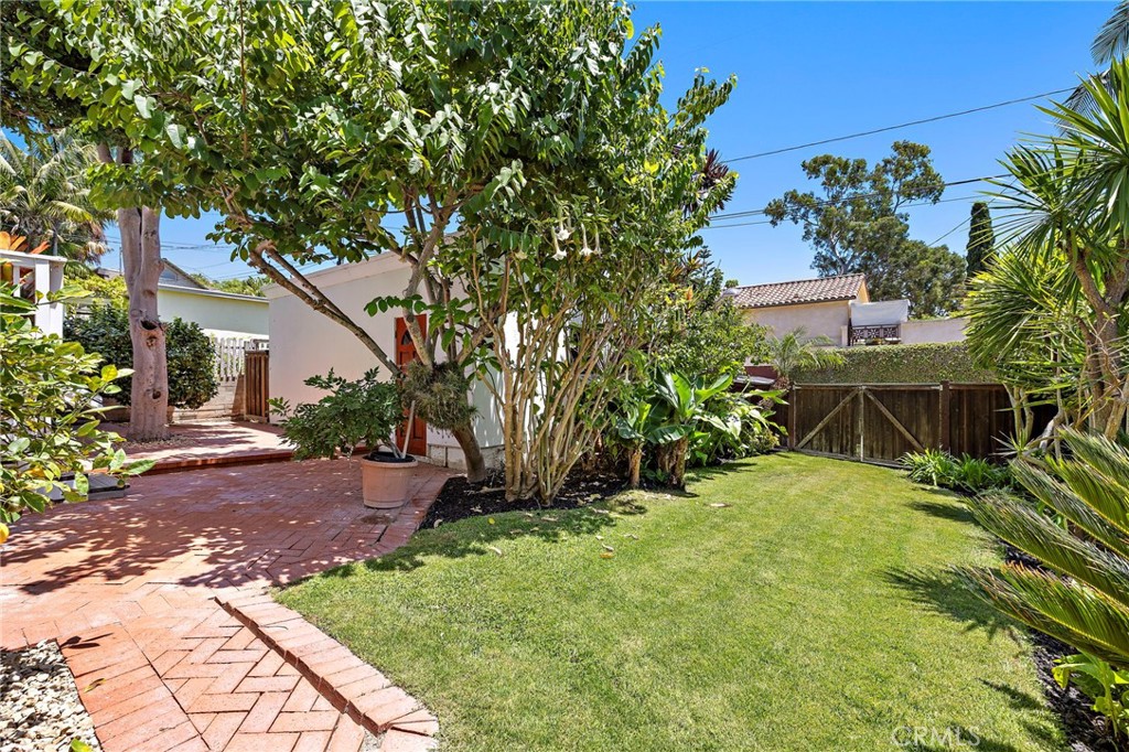 429 Aster, Laguna Beach CA 92651 - photo 26