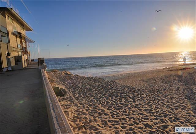 This is the incredible beach that is directly adjacent to the complex. - 43 BLUE LAGOON, Laguna Beach CA 92651 - photo 1
