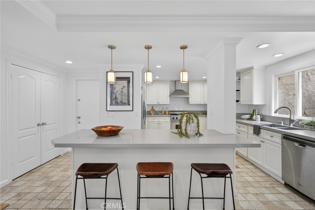 Kitchen - 431 Nyes Place, Laguna Beach CA 92651 - photo 6