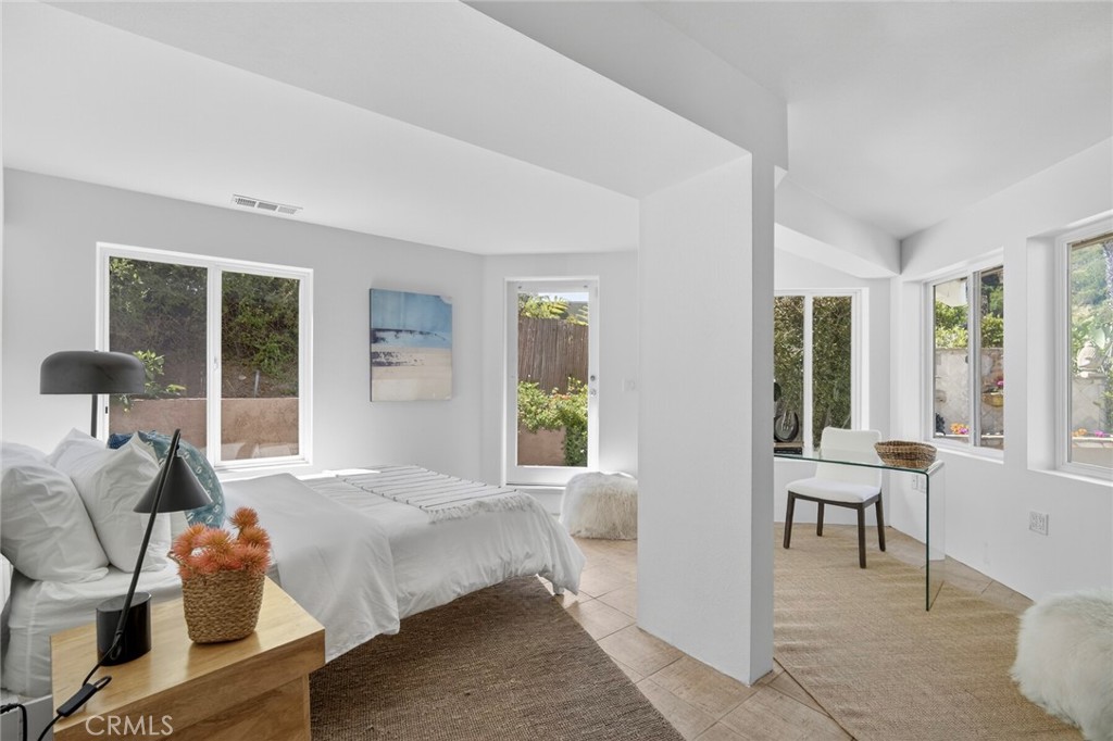 Downstairs bedroom - 431 Nyes Place, Laguna Beach CA 92651 - photo 18