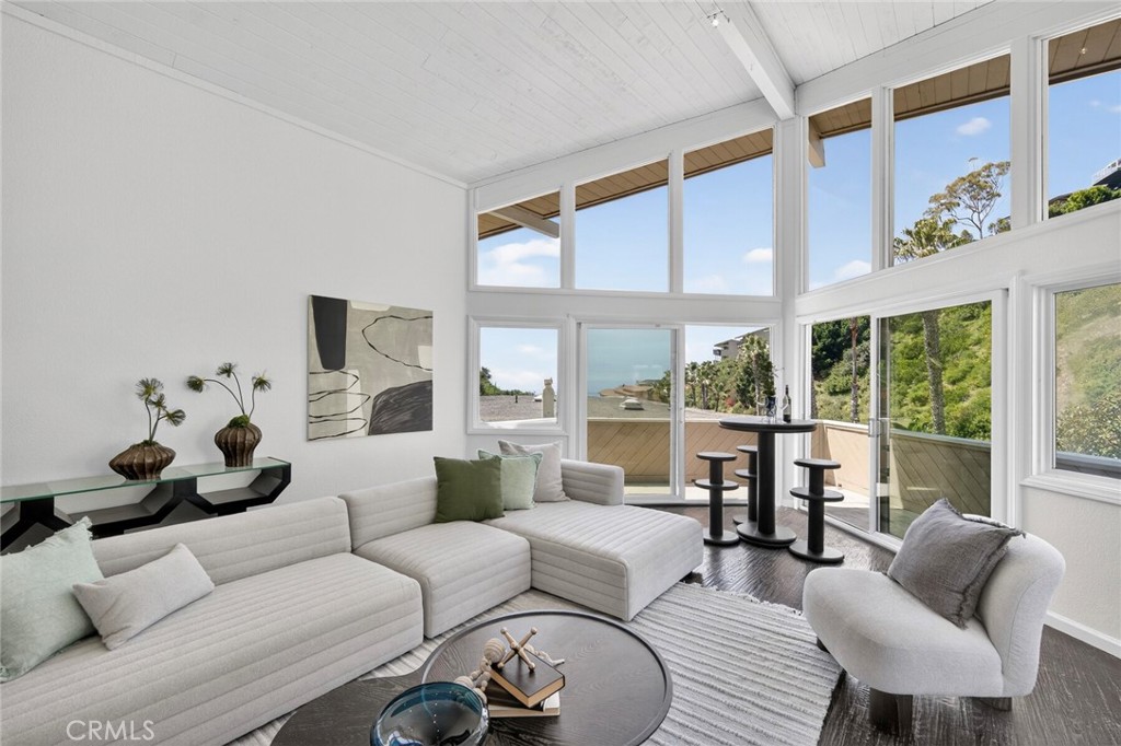 Living Room - 431 Nyes Place, Laguna Beach CA 92651 - photo 21