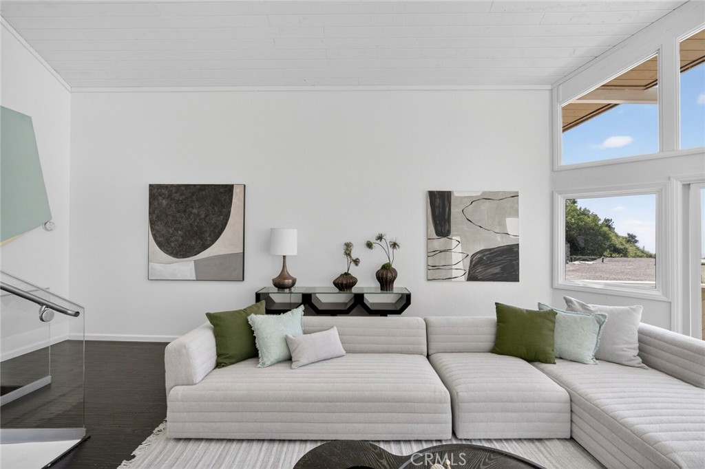 Living Room - 431 Nyes Place, Laguna Beach CA 92651 - photo 23