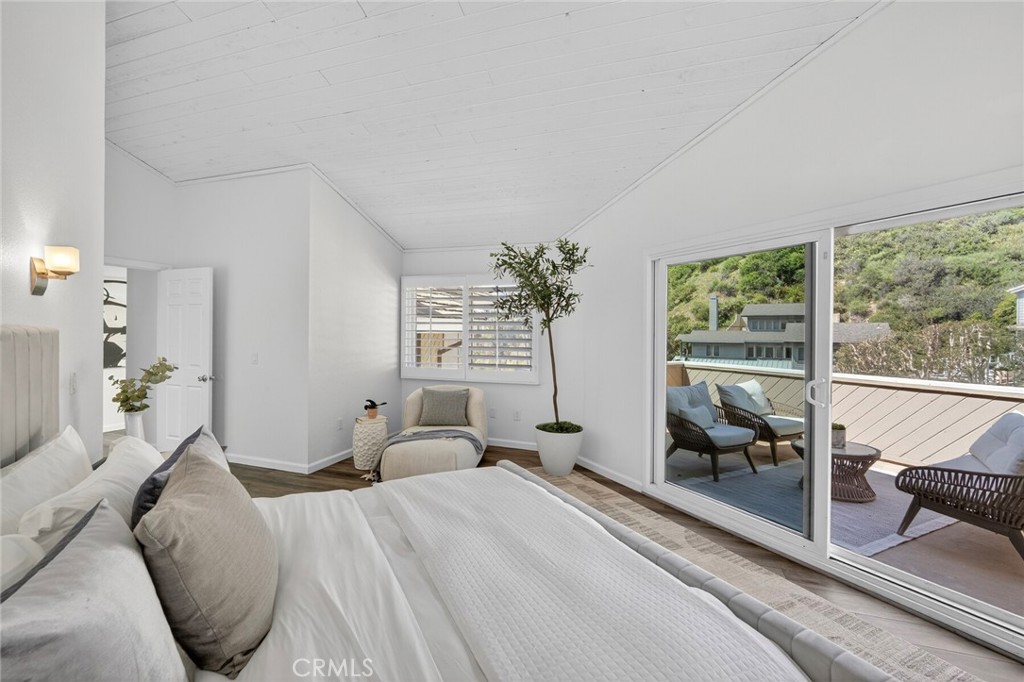 Primary Suite - 431 Nyes Place, Laguna Beach CA 92651 - photo 32