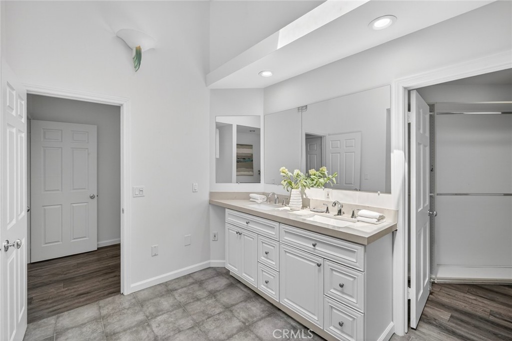 Primary Suite - Bathroom - 431 Nyes Place, Laguna Beach CA 92651 - photo 34