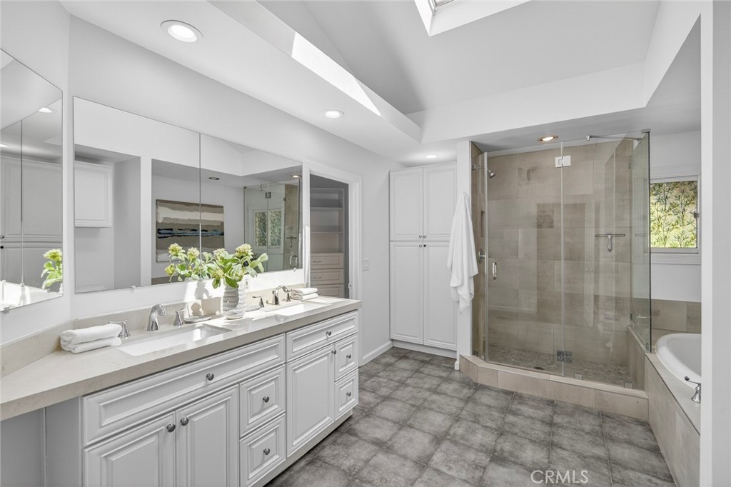 Primary Suite - Bathroom - 431 Nyes Place, Laguna Beach CA 92651 - photo 35