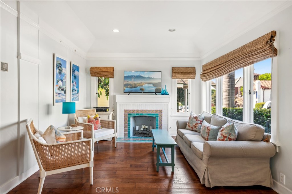 Just a brief moment from the ocean, this quintessential Laguna Beach cottage is completely turnkey. - 431 Park Avenue, Laguna Beach CA 92651 - photo 1