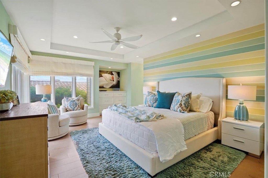 King, Primary Bedroom - 437 Emerald Bay, Laguna Beach CA 92651 - photo 15