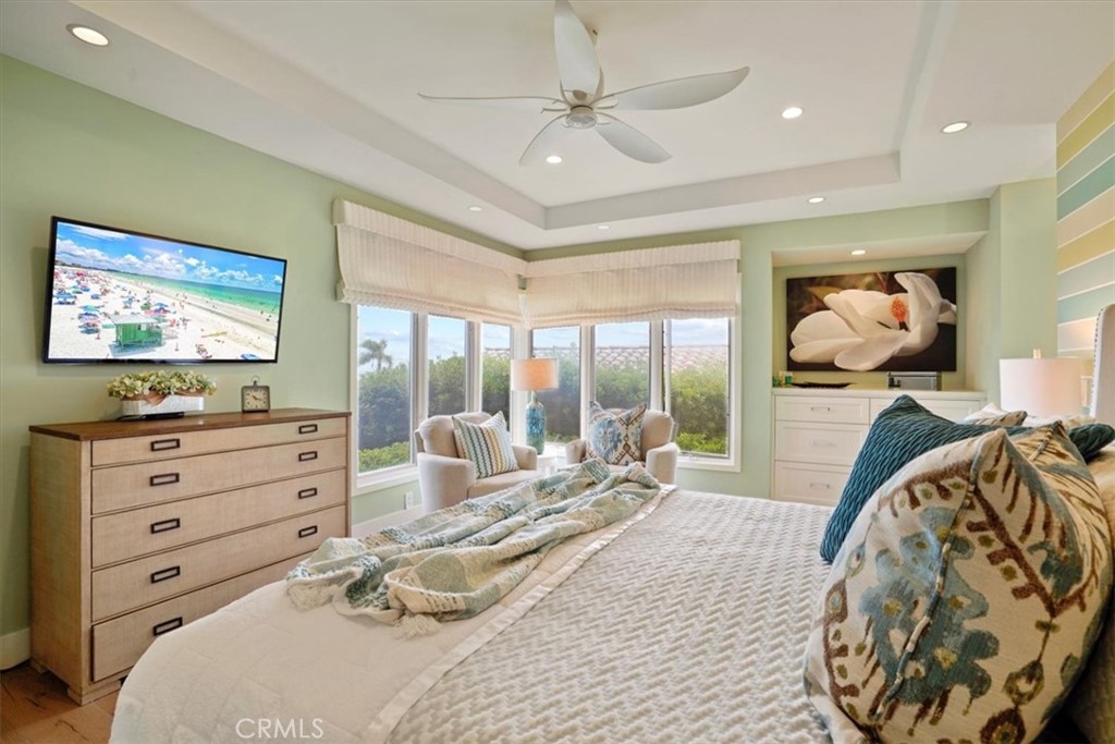 Primary Bedroom - 437 Emerald Bay, Laguna Beach CA 92651 - photo 16
