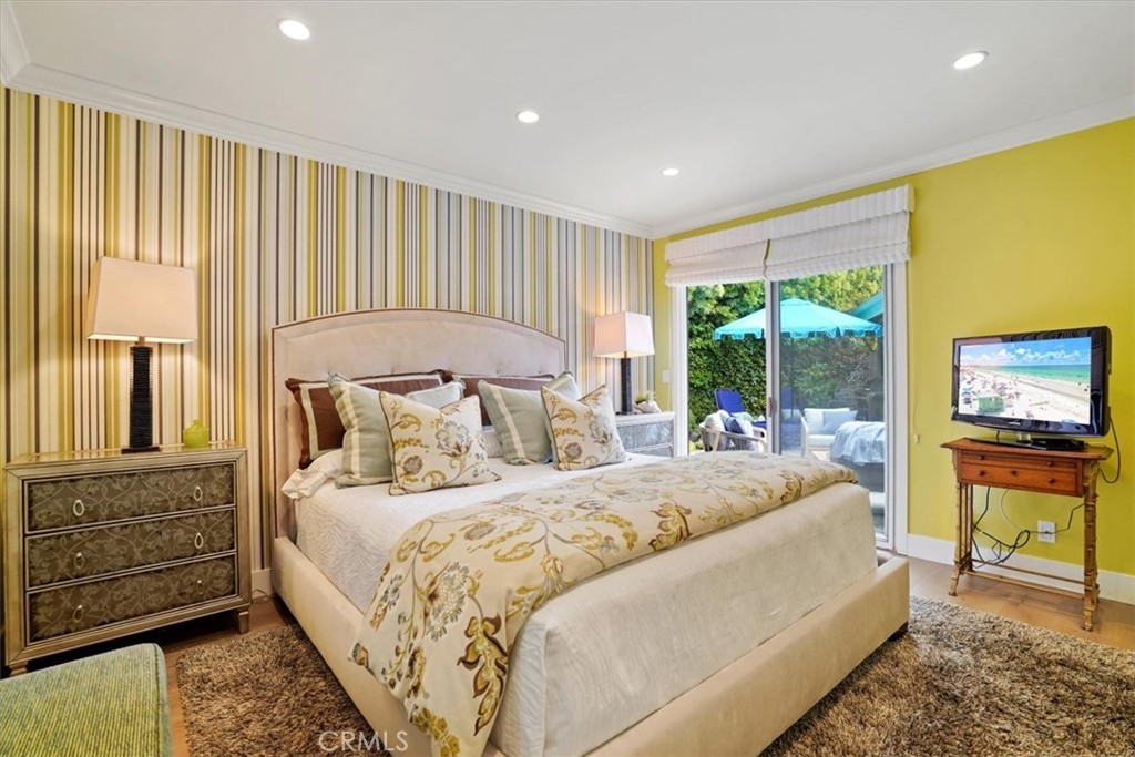 King Guest Bedroom - 437 Emerald Bay, Laguna Beach CA 92651 - photo 25