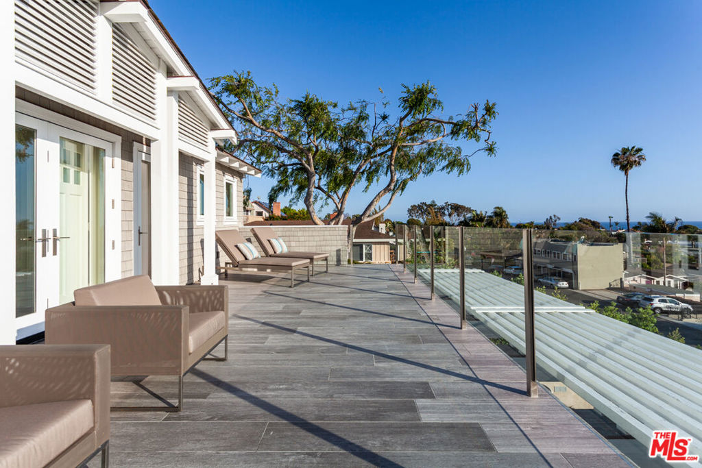 438 Bent Street, Laguna Beach CA 92651 - photo 16
