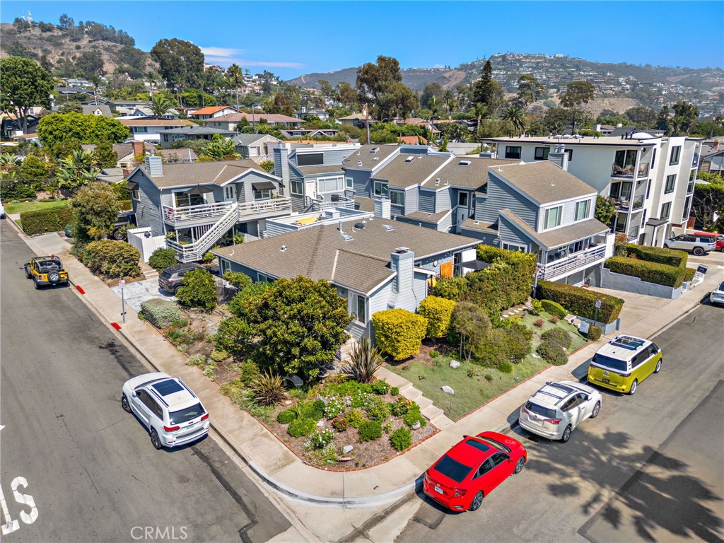 438 Cypress Drive 3, Laguna Beach CA 92651 - photo 1