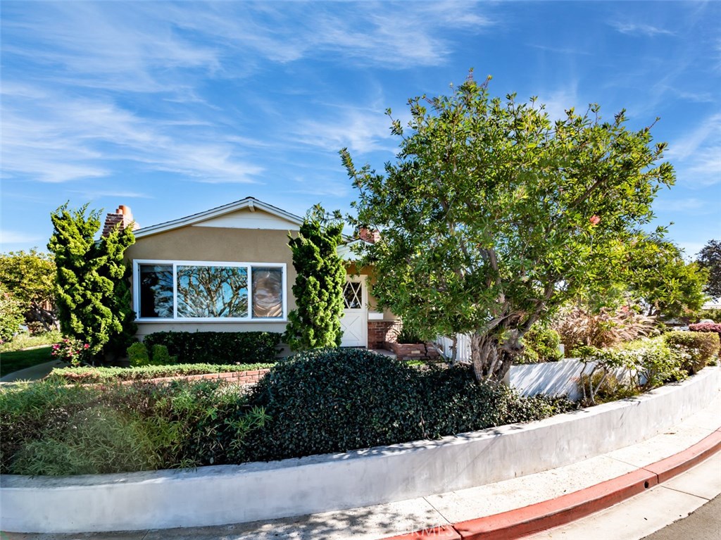 44 S La Senda Drive, Laguna Beach CA 92651 - photo 2