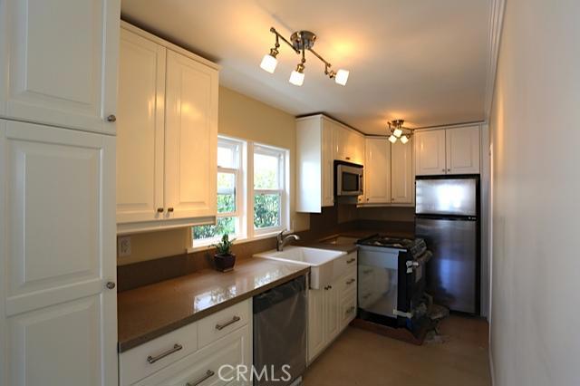 445 Bent Street, Laguna Beach CA 92651 - photo 1