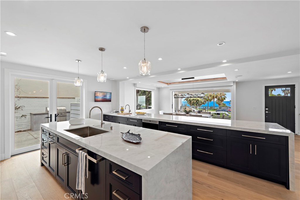 450 Cliff Drive, Laguna Beach CA 92651 - photo 6