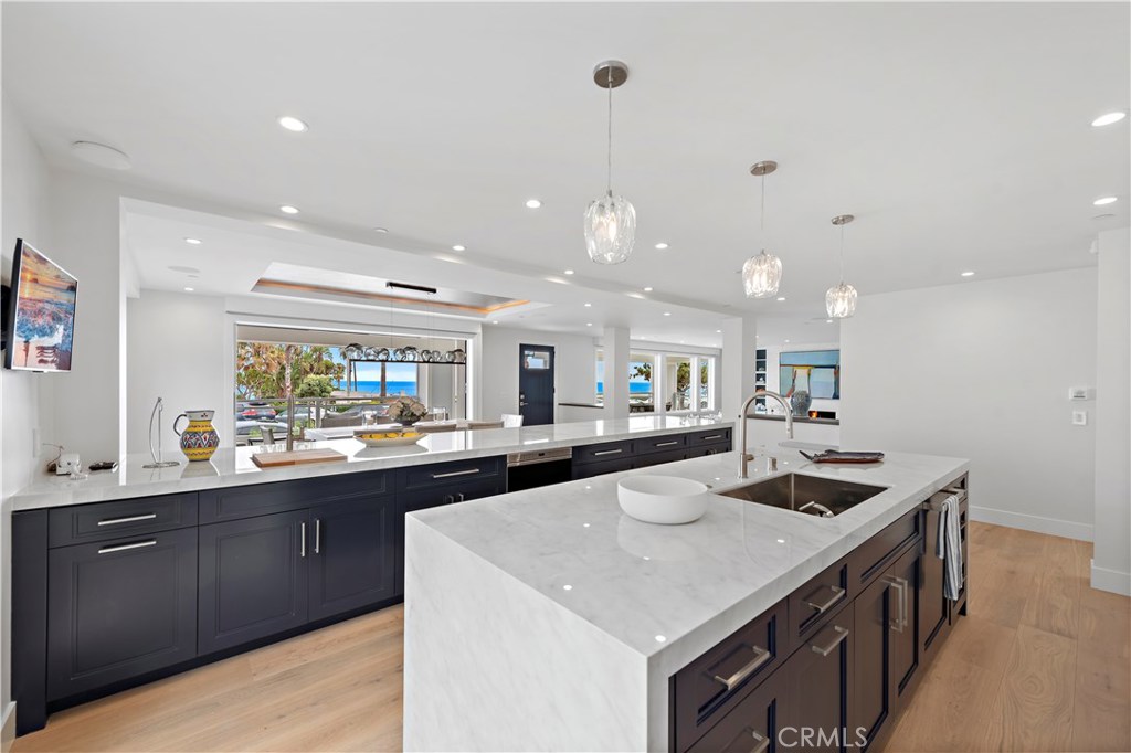 450 Cliff Drive, Laguna Beach CA 92651 - photo 8