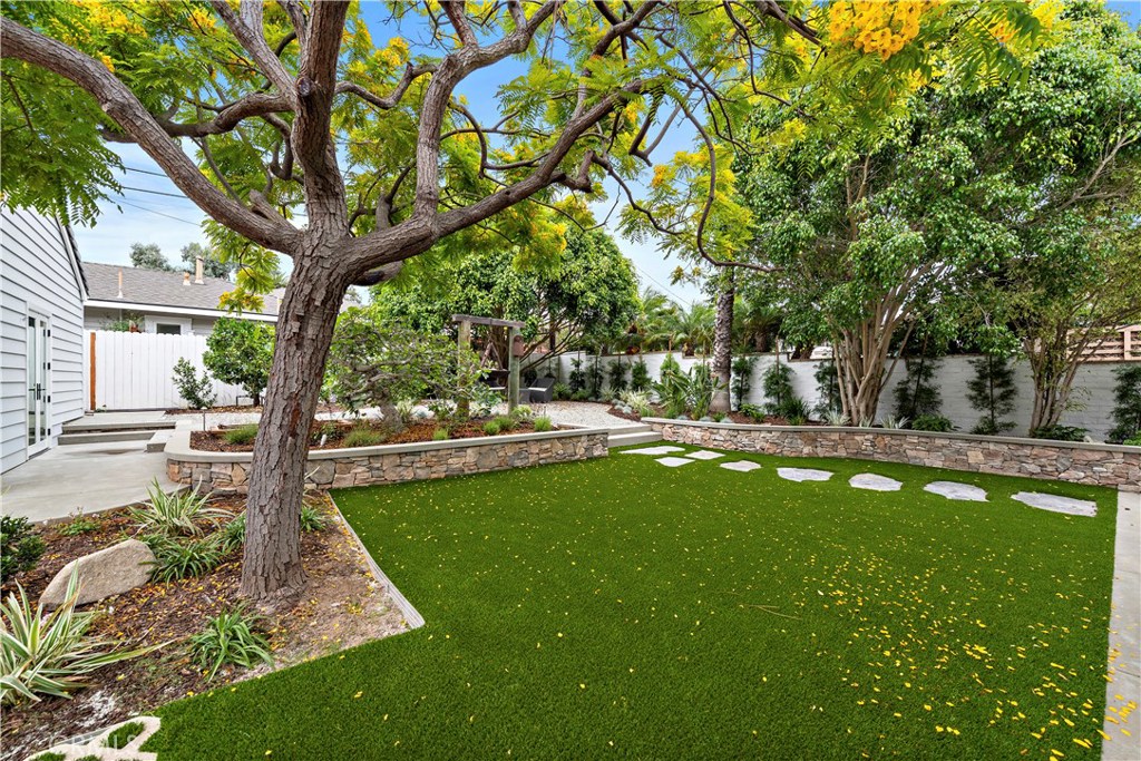 450 Cliff Drive, Laguna Beach CA 92651 - photo 12