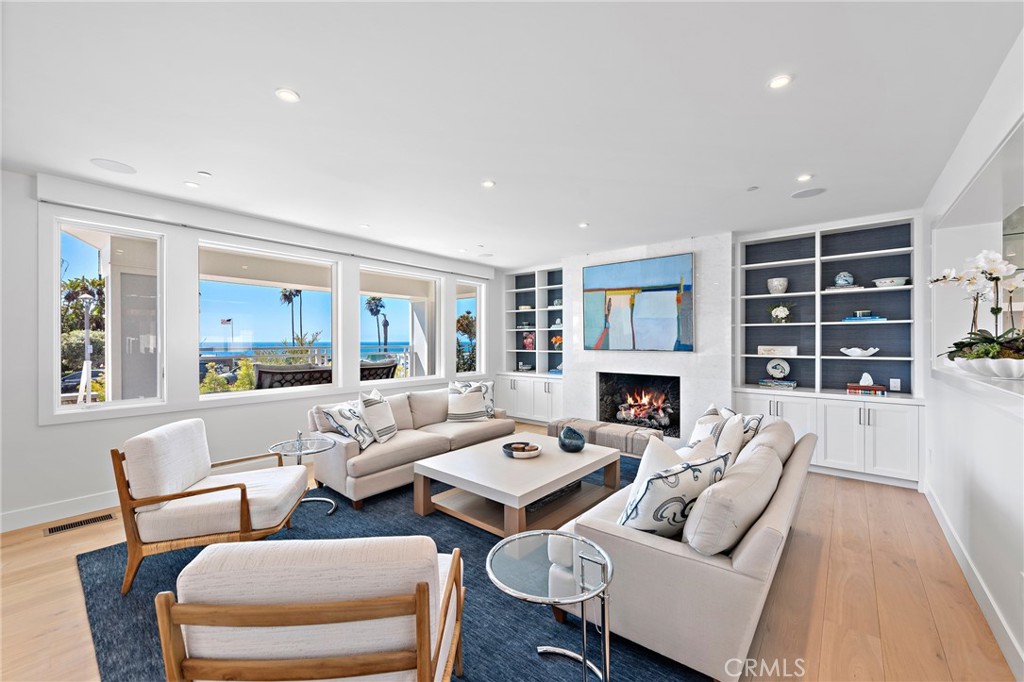 450 Cliff Drive, Laguna Beach CA 92651 - photo 14