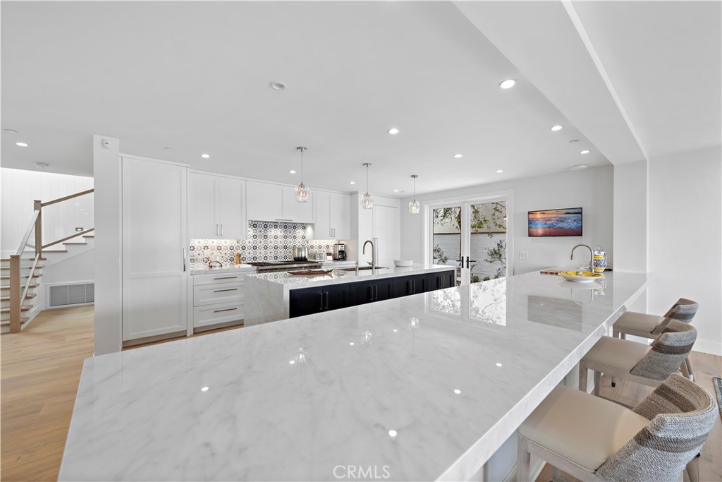 450 Cliff Drive, Laguna Beach CA 92651 - photo 20