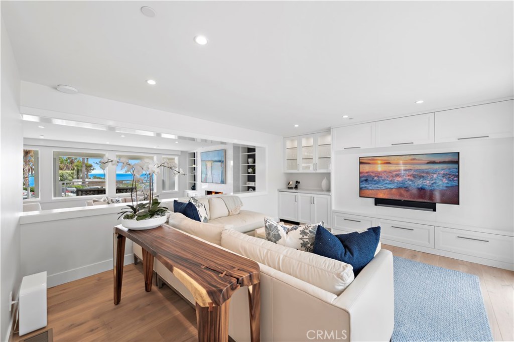 450 Cliff Drive, Laguna Beach CA 92651 - photo 21