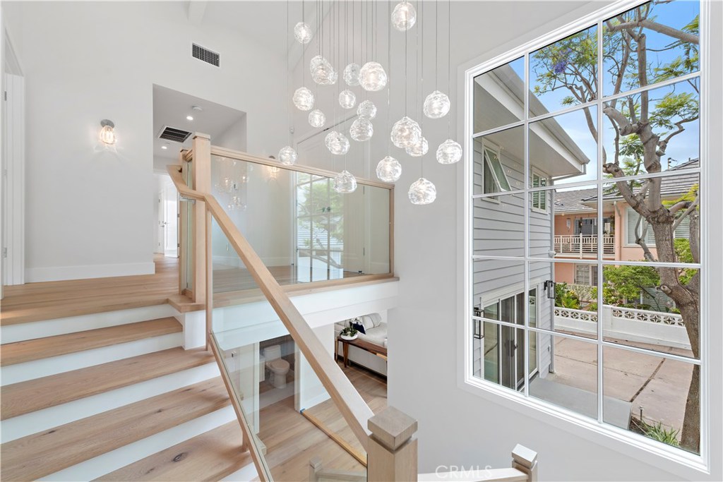 450 Cliff Drive, Laguna Beach CA 92651 - photo 23