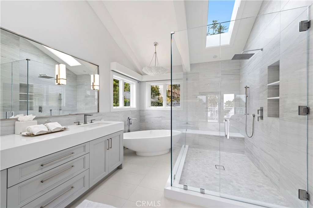 450 Cliff Drive, Laguna Beach CA 92651 - photo 24