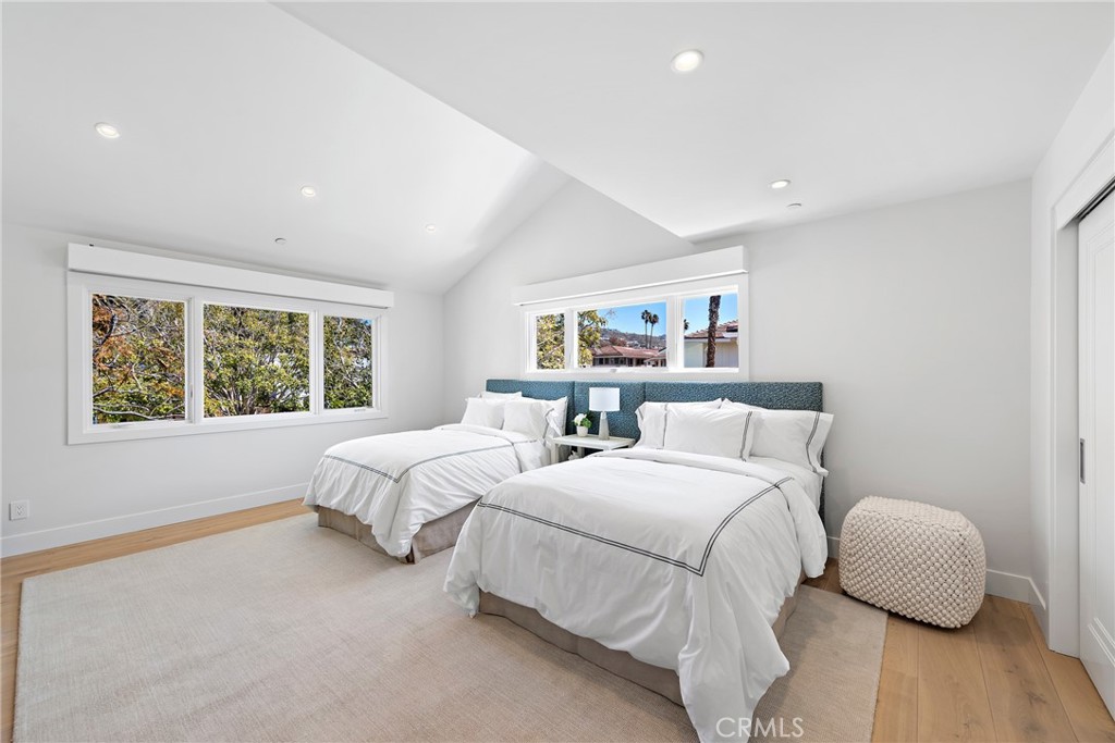 450 Cliff Drive, Laguna Beach CA 92651 - photo 28