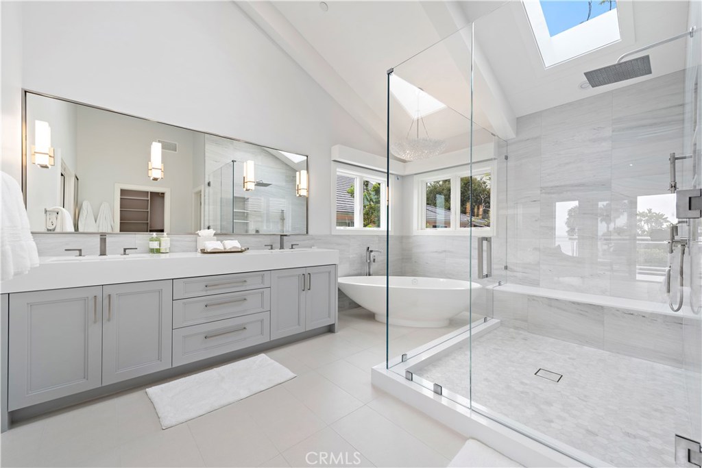 450 Cliff Drive, Laguna Beach CA 92651 - photo 32