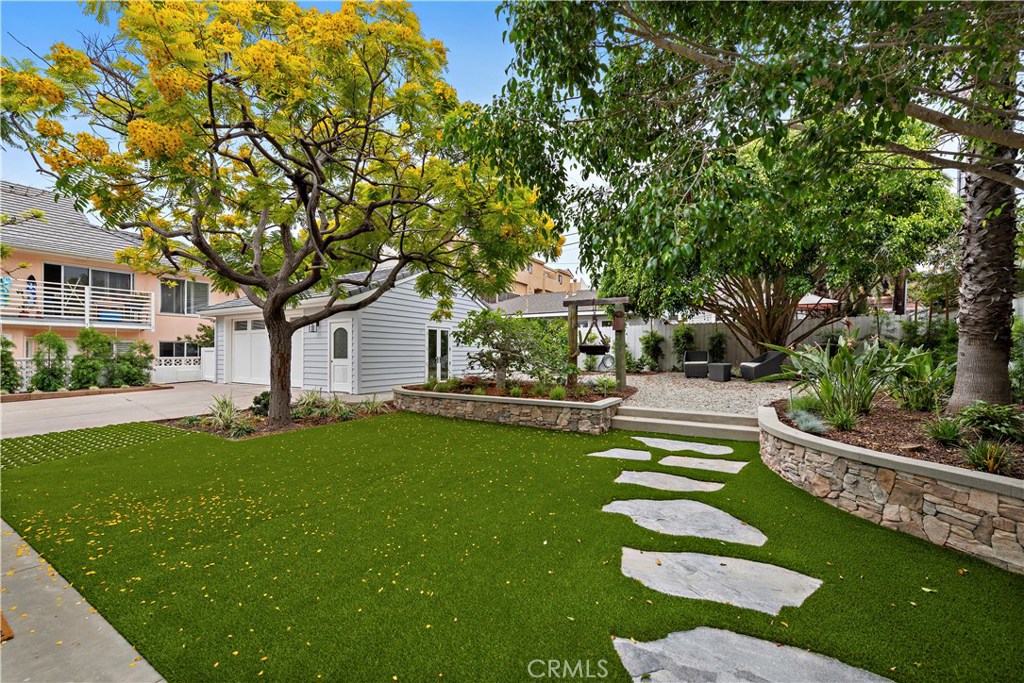 450 Cliff Drive, Laguna Beach CA 92651 - photo 36