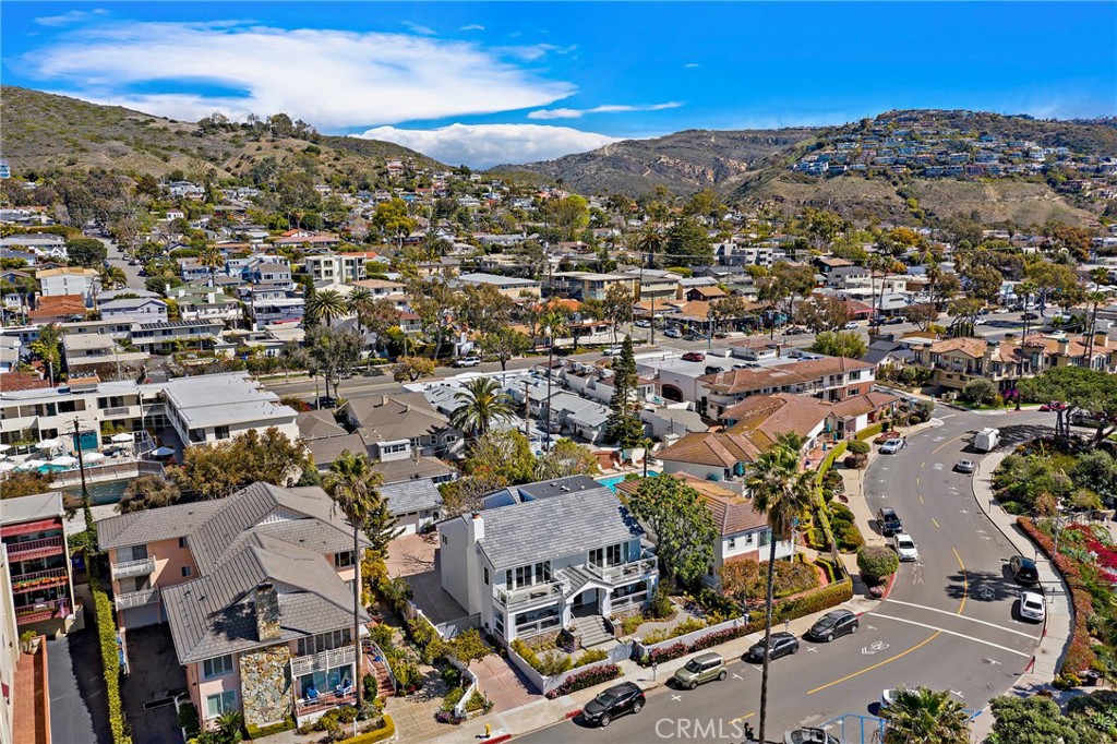 450 Cliff Drive, Laguna Beach CA 92651 - photo 38