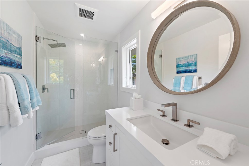 450 Cliff Drive, Laguna Beach CA 92651 - photo 42