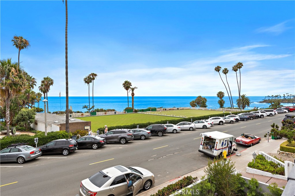 450 Cliff Drive, Laguna Beach CA 92651 - photo 48