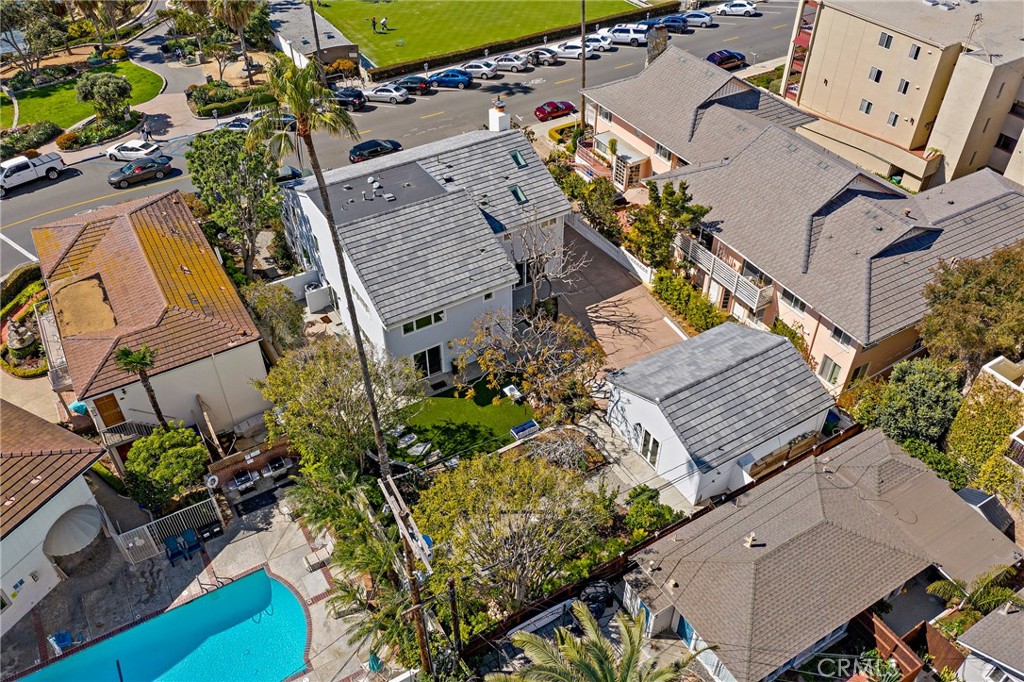 450 Cliff Drive, Laguna Beach CA 92651 - photo 59