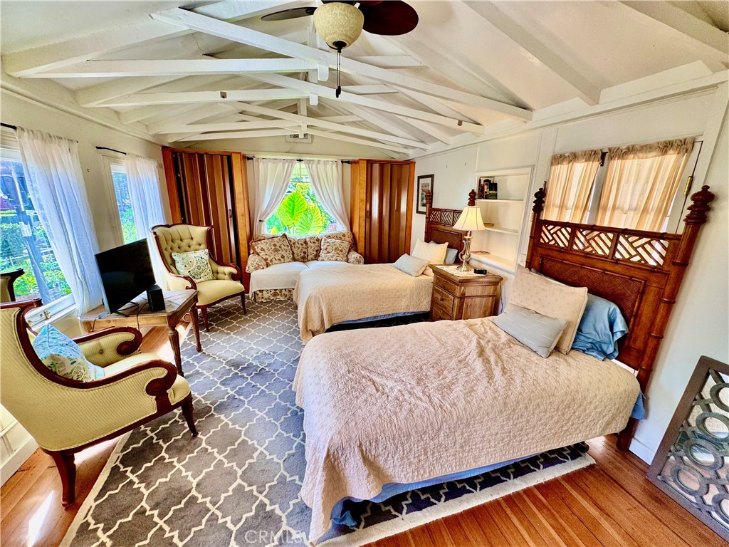 High beamed ceilings in the living/bedroom area. - 455 Myrtle B, Laguna Beach CA 92651 - photo 3