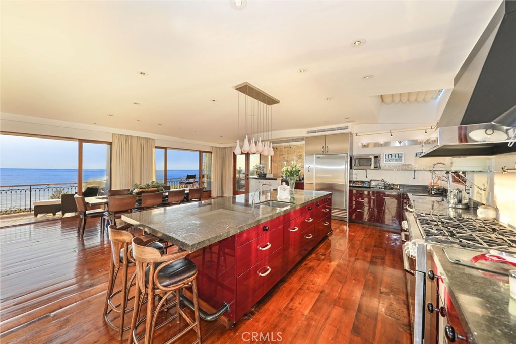 Mesmerizing panoramic views render this residence one of heightened luxury—and its many unique features make it one of t - 455 Panorama Drive, Laguna Beach CA 92651 - photo 1