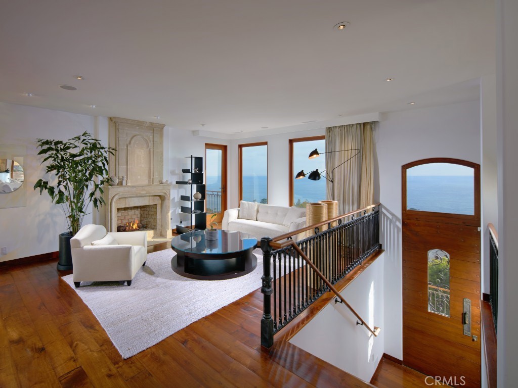 455 Panorama Drive, Laguna Beach CA 92651 - photo 1