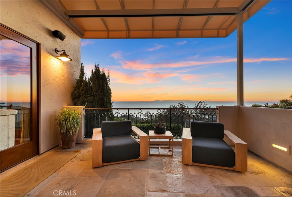 455 Panorama Drive, Laguna Beach CA 92651 - photo 1
