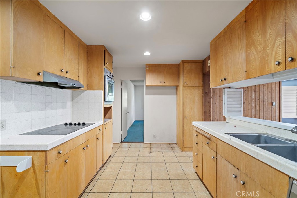 459 Hilledge Drive, Laguna Beach CA 92651 - photo 14