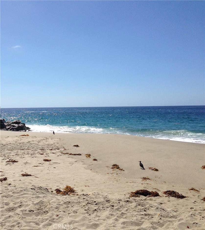 Why even fly to a Hawaiian vacation when you have access to this gem of a beach! - 46 Blue Lagoon, Laguna Beach CA 92651 - photo 1