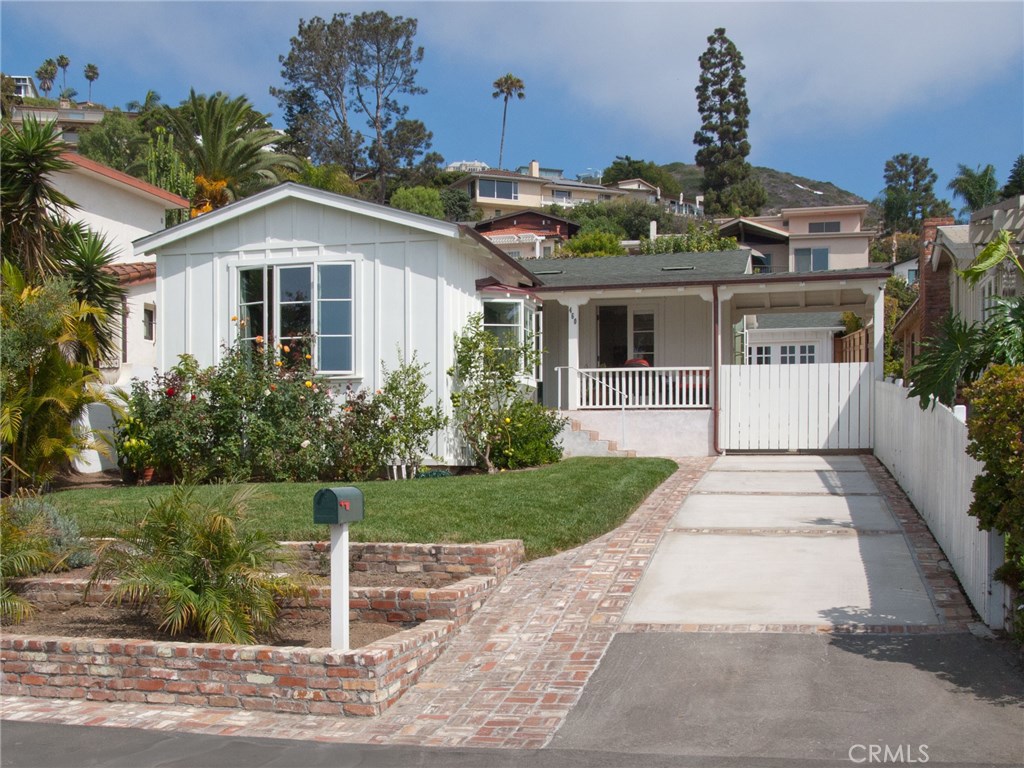 Curb appeal - Check! - 460 Blumont Street, Laguna Beach CA 92651 - photo 1