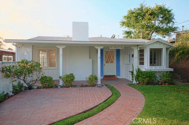 Exterior front of this classic Laguna cottage for lease. Interior and exterior have just been repainted. - 460 Brooks Street, Laguna Beach CA 92651 - photo 1