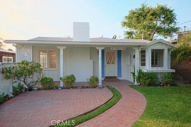 Exterior front of this classic Laguna cottage. - 460 Brooks Street, Laguna Beach CA 92651 - photo 1