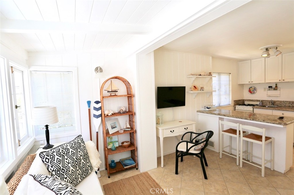 460 Saint Anns Drive, Laguna Beach CA 92651 - photo 8