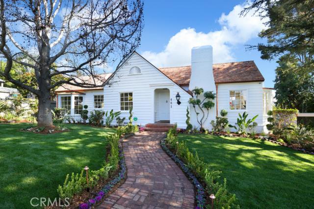 Double Lot allows for a stately entry pathway. Note new roof w/copper gutters & flashing. Original gas lit entry light h - 461 Locust Street, Laguna Beach CA 92651 - photo 1