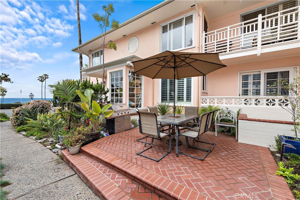 462 Cliff Drive 1, Laguna Beach CA 92651 - photo 1