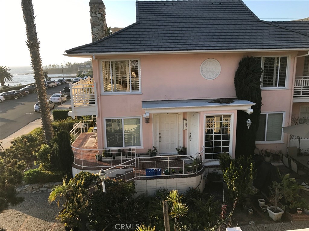 462 Cliff Drive 8, Laguna Beach CA 92651 - photo 1