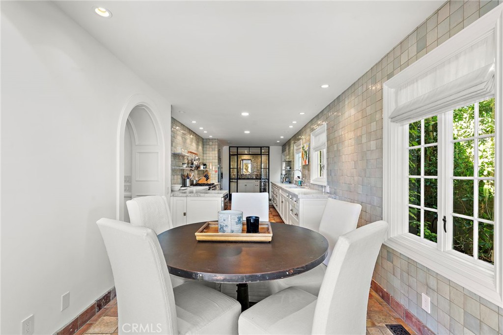 464 Holly, Laguna Beach CA 92651 - photo 4