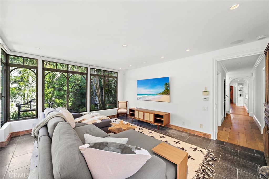 464 Holly, Laguna Beach CA 92651 - photo 13